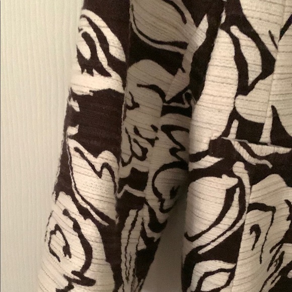 Beautiful bold floral off white and dark brown blazer. Cotton and linen - Picture 6 of 9